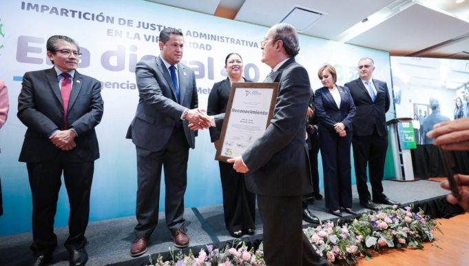 Gobernador de Guanajuato Diego Sinhue Rodríguez Vallejo se unió a la conmemoración del 36 aniversario del Tribunal de Justicia Administrativa