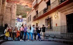 La callejoneada para solteros regresa a Guanajuato en febrero de 2024