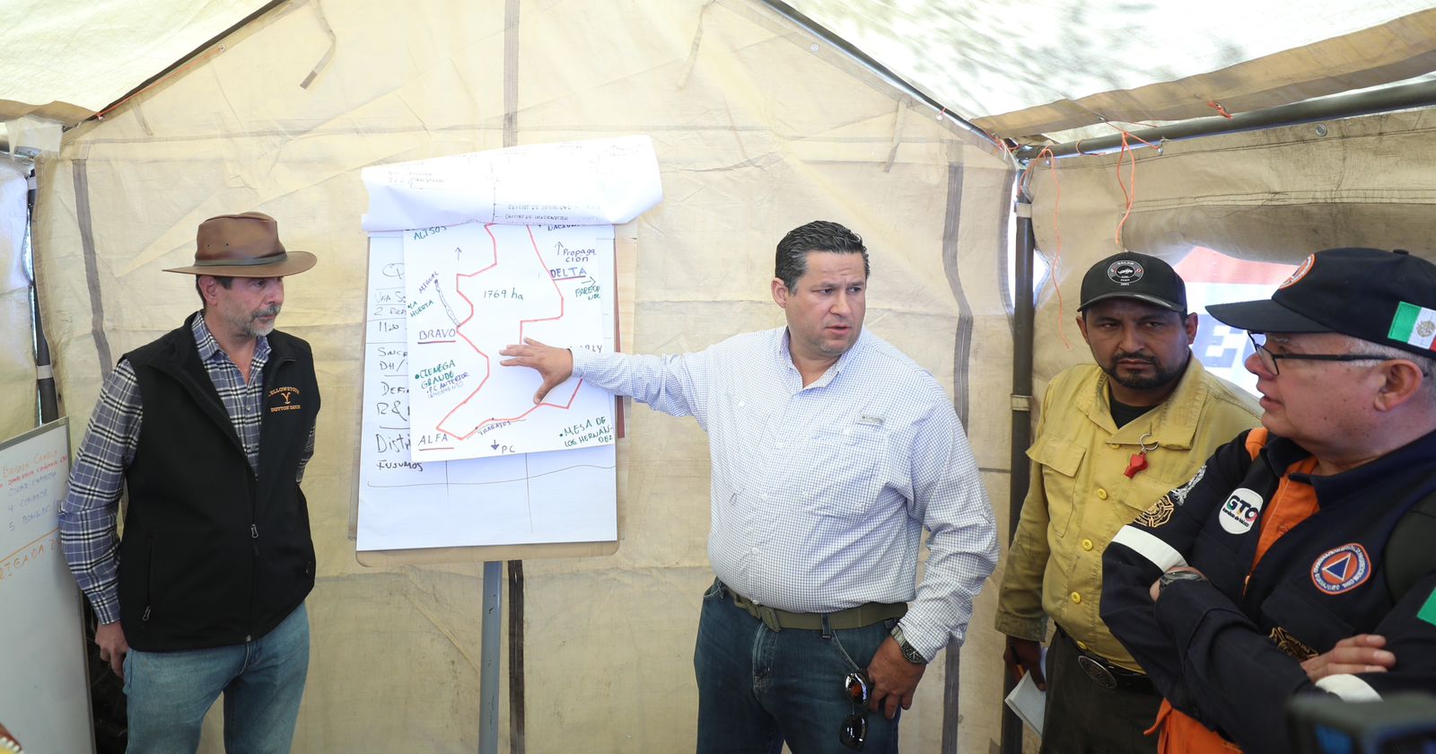 El Gobernador de Guanajuato coordina acciones para sofocar los incendios en la Sierra de Santa Rosa de Lima