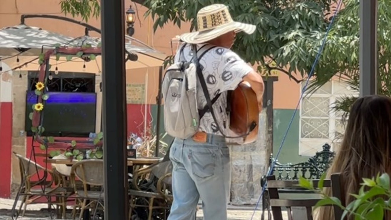 Ricardo El Rinz el músico de Valenciana que transforma las calles de Guanajuato con su inspiradora historia de vida