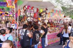 Feria del Alfeñique en León: Tradición y dulces típicos